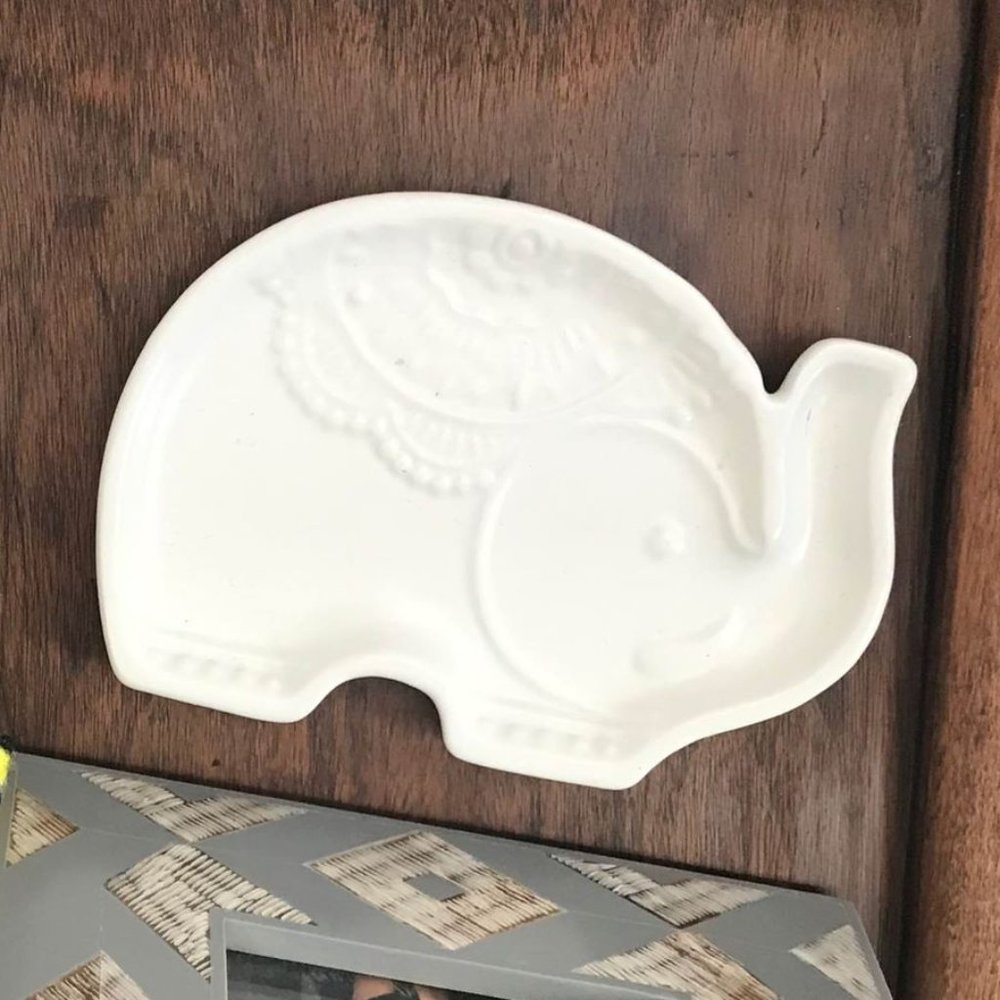 3/$25 🏠 Ceramic Elephant Trinket Dish